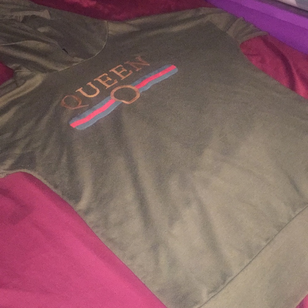 Green, (Queen) pullover shirt/hoodie